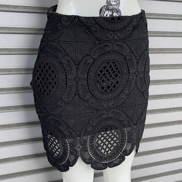 Xhilaration Women’s Black Crochet/Lace Mini Assorted Pattern Skirt Size S - Picture 3 of 8